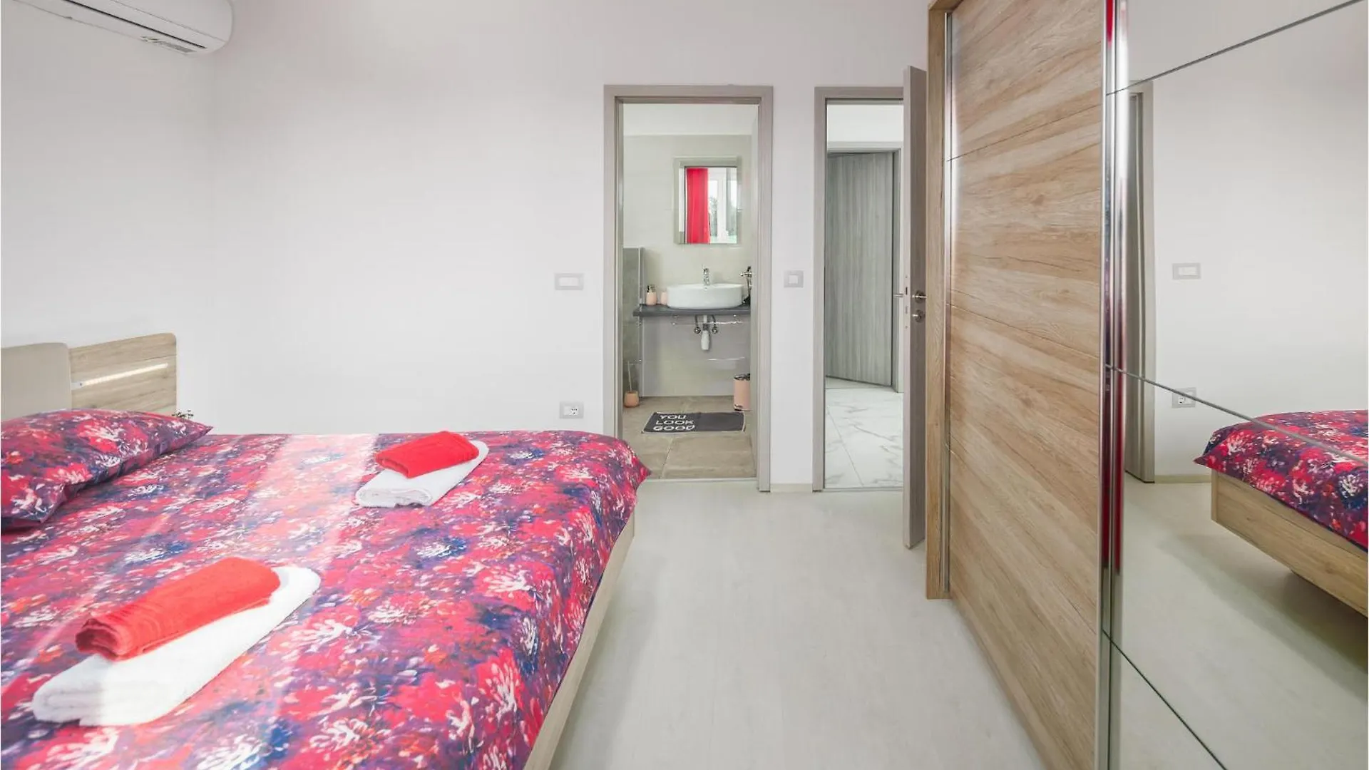 Vakantiehuis Nice home in Pula with 3 Bedrooms, WiFi&Outdoor swimming pool Kroatië