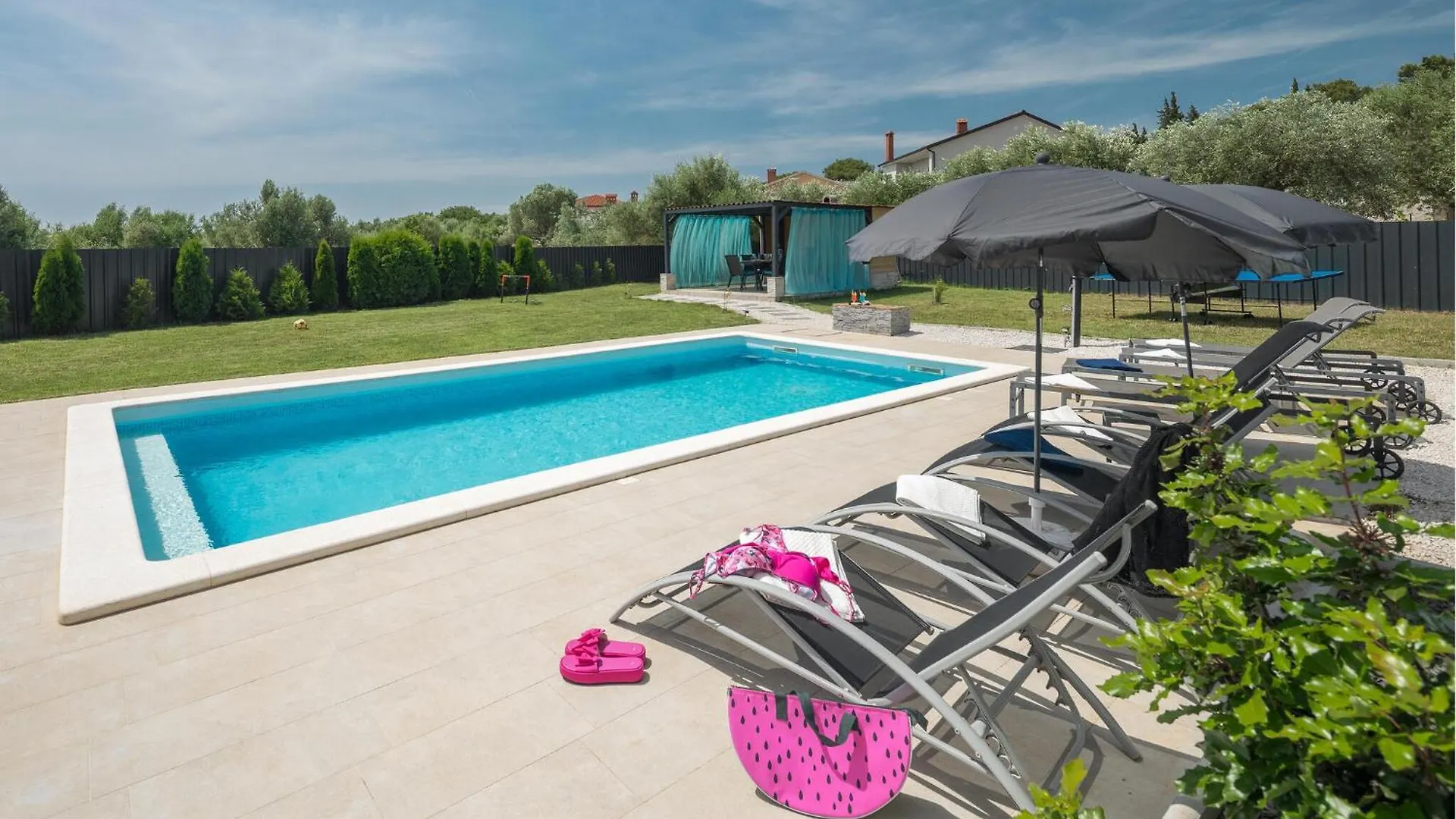 Nice home in Pula with 3 Bedrooms, WiFi&Outdoor swimming pool Vakantiehuis