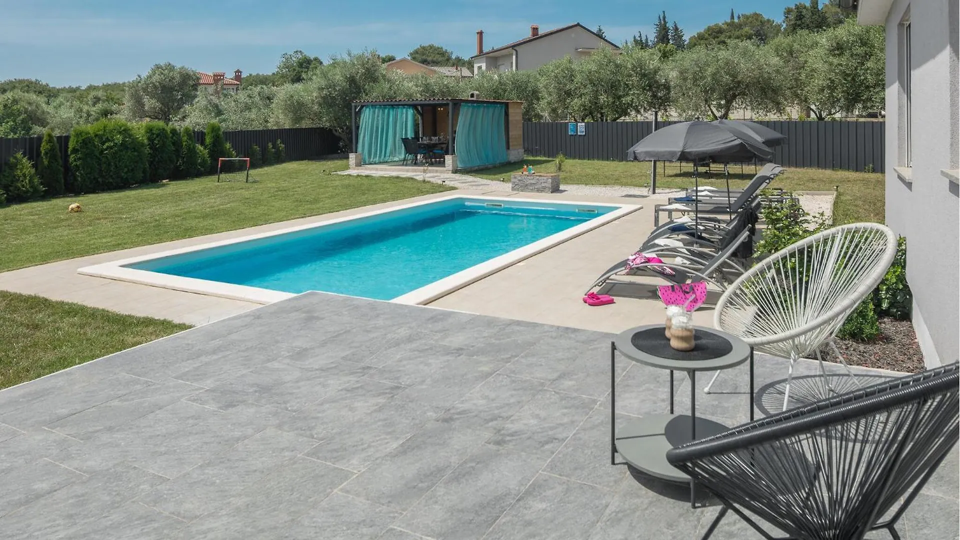 Vakantiehuis Nice home in Pula with 3 Bedrooms, WiFi&Outdoor swimming pool